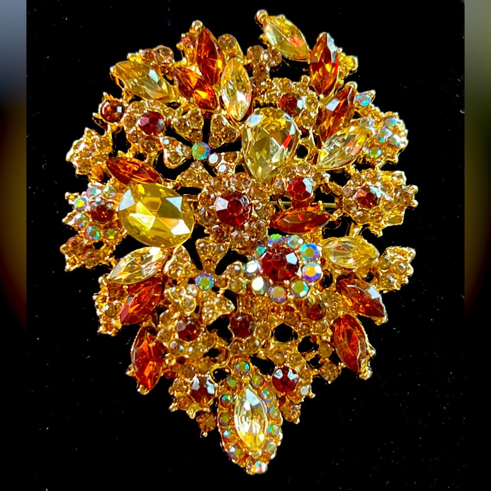 EVER FAITH Austrian Crystal Flower Leaf Cluster Brooch Pin Gold-Tone Amber EUC